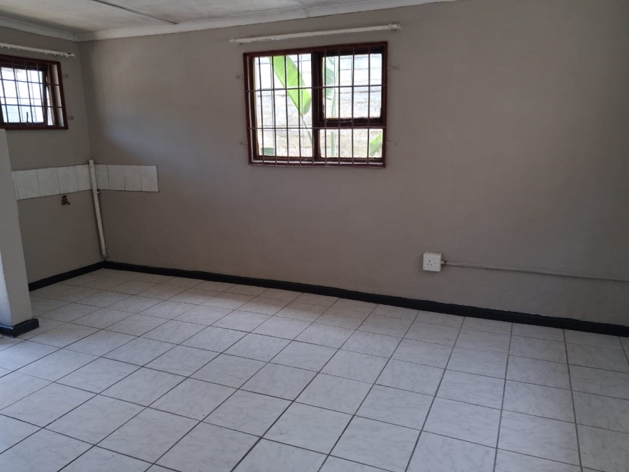 To Let 1 Bedroom Property for Rent in Quigney Eastern Cape